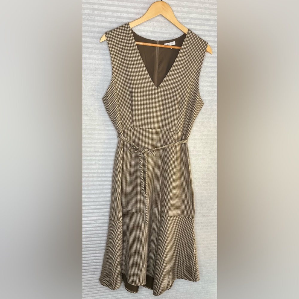 Maisie V-neck Sleeveless Midi Dress Houndstooth Cream Sand Brown Size L